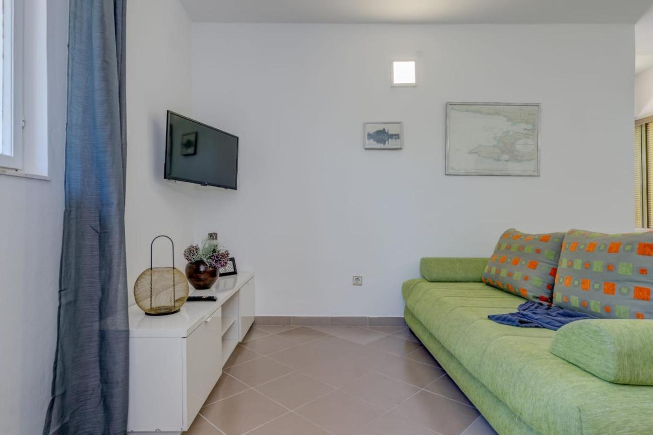 Holiday Home Kalinic Слатине Экстерьер фото