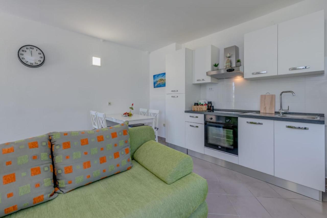 Holiday Home Kalinic Слатине Экстерьер фото
