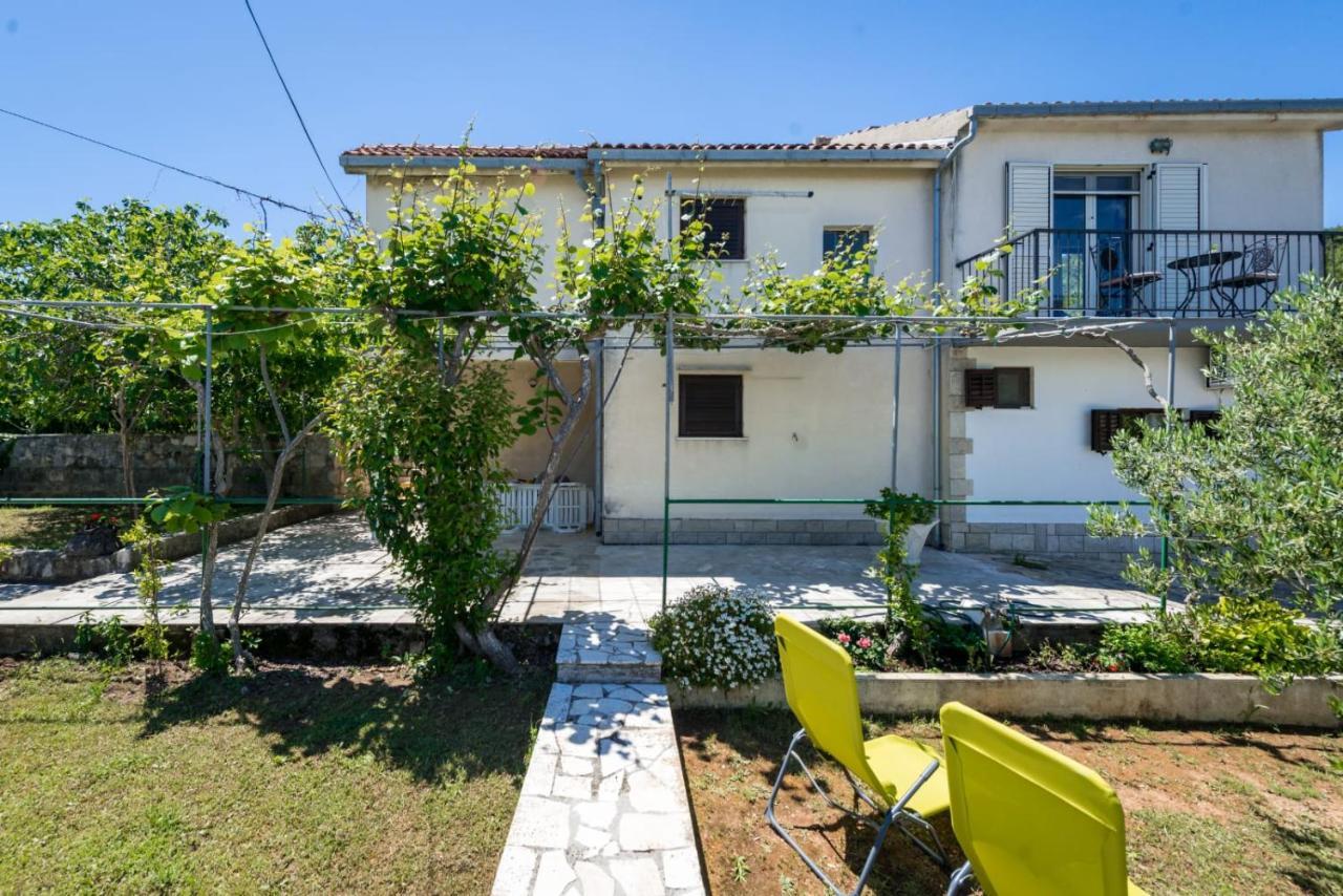 Holiday Home Kalinic Слатине Экстерьер фото