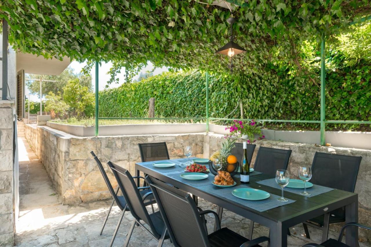 Holiday Home Kalinic Слатине Экстерьер фото